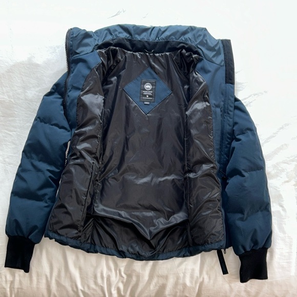 New authentic Unisex Canada Goose blue puffer jacket, S (offers welcome!) - Picture 4 of 11